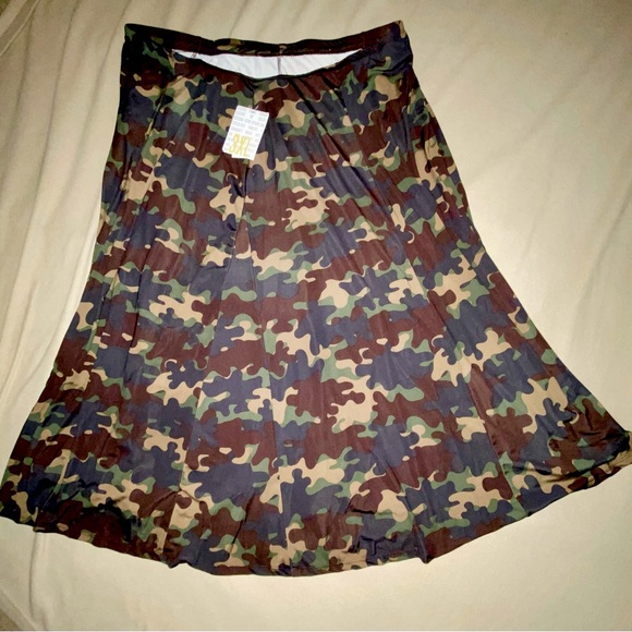 LuLaRoe Dresses & Skirts - Lularoe Jennifer skirt
